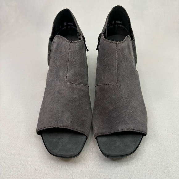 Munro Gray Heeled Boots with Chunky Heel and Open Toe Design - Picture 2 of 11